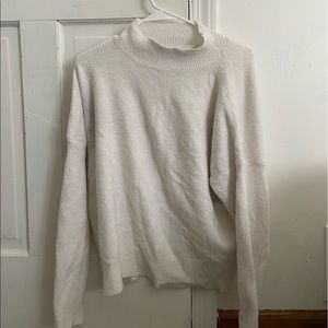 White turtle neck sweater